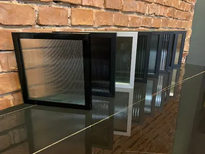 ZING: szkło, fronty, uchwyty